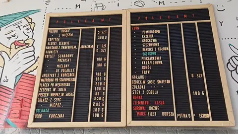 Prawdziwa tablica „Polecamy” w sali Osiedlanki